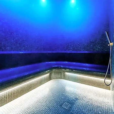 Factory Wellness & منتجع كولوبرزيغ